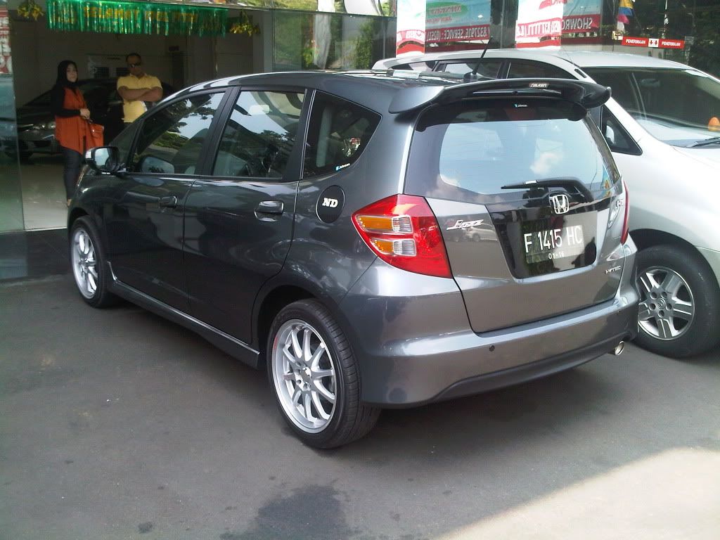 JUAL JAZZ RS MATIC 2010 2011 LOW KM GOOD CONDITION