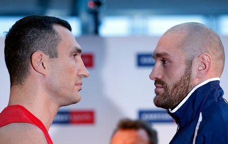 Wladimir-Klitschko-and-Tyson-Fury-weigh-