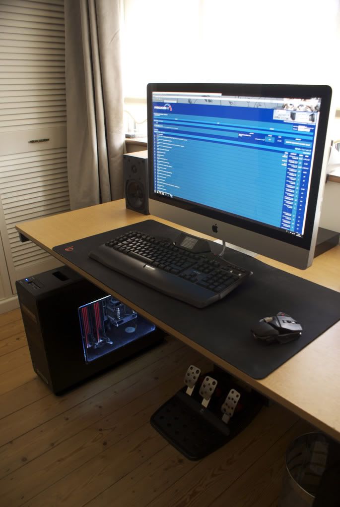 DeskAugust2011.jpg